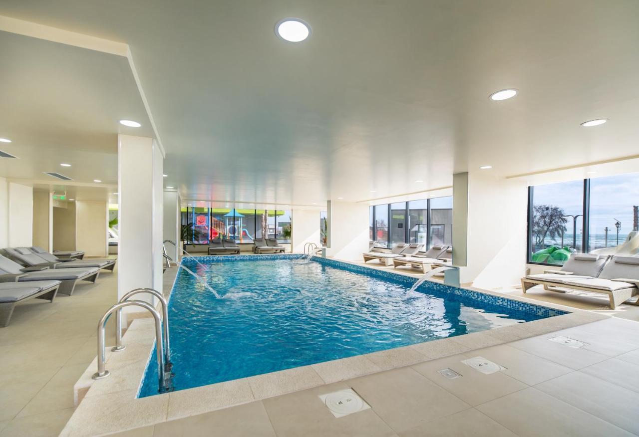 Sea Love Apt Spa N Pools Beach Resort Năvodari Exteriör bild