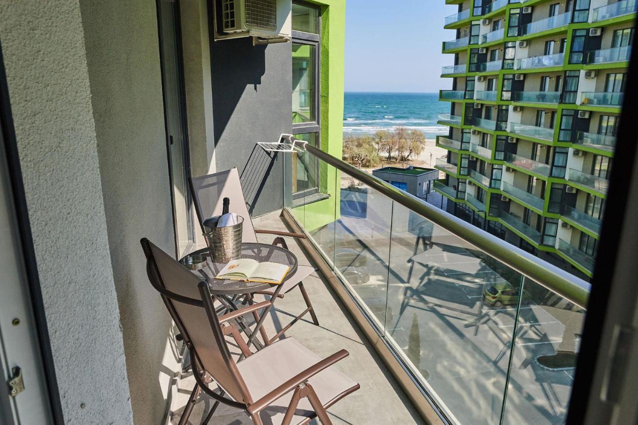Sea Love Apt Spa N Pools Beach Resort Năvodari Exteriör bild